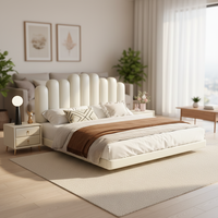 Lit double minimaliste en cuir véritable de style italien pour chambre principale : Lit flottant en cuir de style piano, ton crème scandinave