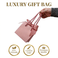 Sac cadeau de luxe en carton recyclé rose écologique avec logo personnalisé, ruban et nœud pour emballage de chaussettes de mariage, estampage à chaud