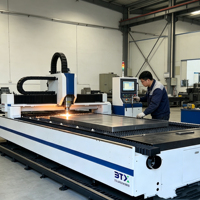 Découpeuse laser fibre CNC 3000W pour acier inoxydable, bois, caoutchouc, verre, plastique - Machine de découpe haute précision avec rail de guidage HIWIN