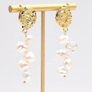 Grandes boucles d'oreilles longues, boucles d'oreilles en perles baroques martelées - Product Image 5