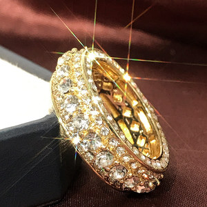Anello Rotondo Placcato Oro con Pavé per Donne, Elegante Gioiello da Dito alla Moda - Product Image 4