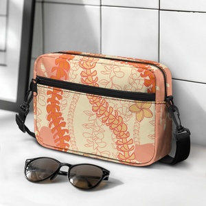 Borsa a Tracolla di Alta Qualità Personalizzata con Design Hawaiano Puakenikeni, Borsa Quadrata con Doppia Cerniera per Donne - Product Image 2
