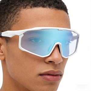 Produit tendance 2026 Lunettes de sport personnalisées pour la course à pied Lunettes de sport à changement de couleur Protection UV pour hommes et femmes - Product Image 2