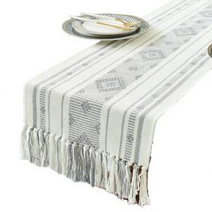 Chemin de table décoratif moderne tissé à rayures avec pompons pour la maison et l'hôtel, personnalisable, vente en gros et au détail, style Urban Village - Product Image 3