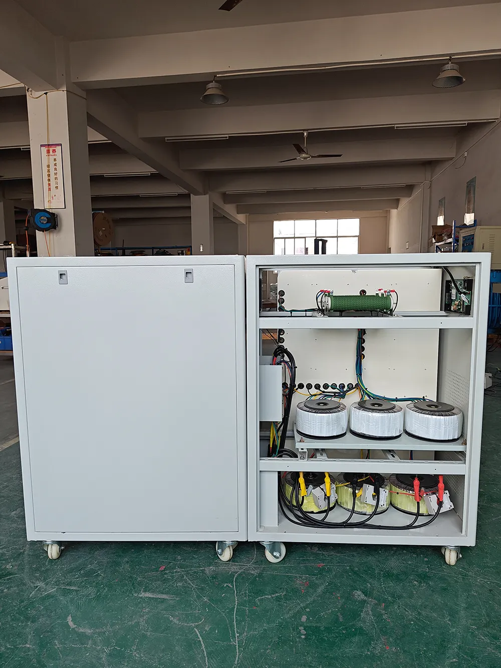 XQ-TNSJA-30KVA ZBW3相インテリジェント非接触タイプSCRIGBT静的全自動30kva24KW電圧レギュレータースタビライザー