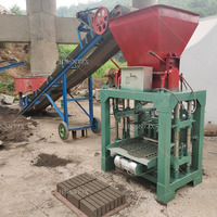 Machine à fabriquer des briques en ciment semi-automatique hydraulique économique QT4-35A en Ouganda, machine à briques de terre