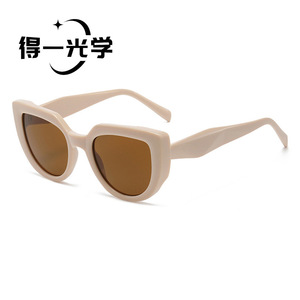 แว่นกันแดดทรงแคทอาย UV400 กรอบ PC ป้องกันแสงแดดสำหรับทุกเพศ - Product Image 3