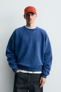 เสื้อสเวตเชิ้ตคอกลมสีฟ้าอ่อนสำหรับผู้ชาย พิมพ์ลายกราฟิกแบบพัฟพริ้นท์ ผ้าหนา - Product Image 2
