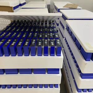 เซลล์รถยนต์พลังงานแสงอาทิตย์แบบปริซึมชาร์จไฟได้ LF280 3.2V เกรด A จากโรงงานโดยตรง - Product Image 4