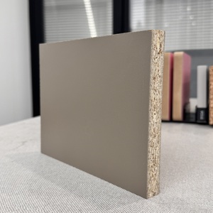 Tùy chỉnh độ dày và kích thước rắn màu xám <span class=keywords><strong>melamine</strong></span> <span class=keywords><strong>particleboard</strong></span> trong thị trường cao cấp cho phòng khách - Product Image 2