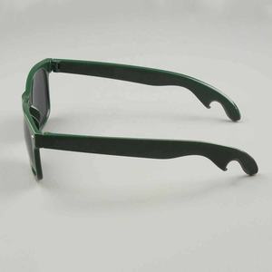 Gafas de <span class=keywords><strong>Sol</strong></span> para hombre y mujer con logotipo personalizado verde oscuro de Alemania con abrebotellas de <span class=keywords><strong>cerveza</strong></span> integrado, gafas de <span class=keywords><strong>sol</strong></span> promocionales con abrebotellas - Product Image 3