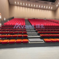 Avant Sports Tribune motorisée télescopique avec sièges rétractables rembourrés en bois, solution d'assise pour théâtres et gymnases intérieurs