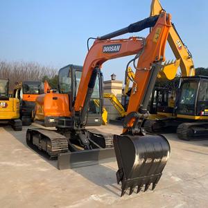Best Working Condition High Efficiency Doosan DX60-9C 6Ton Crawler Mini <b>Excavator</b> <b>Machine</b> for Sale Models DX140 DX225 DX300 - Product Image 1
