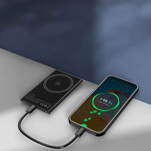 Banque d'alimentation magnétique sans fil super ultra mince 5000mAh pour écouteurs de montre de téléphone Chargeur de <span class=keywords><strong>batterie</strong></span> de banque d'alimentation 3-en-1 pour téléphone portable - Product Image 2