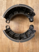 Camions lourds Shacman Delong Hand Model avec essieu arrière STR, assemblage de frein à tambour de 410 mm, en fonte DZ9112340061