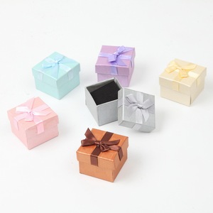 Boîte <span class=keywords><strong>de</strong></span> <span class=keywords><strong>rangement</strong></span> pour bijoux en papier nacré 5*5*3 compartiments, pour bagues et boucles d'oreilles, directement <span class=keywords><strong>de</strong></span> l'usine - Product Image 1