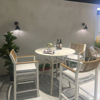 Ensemble de table et chaises de bar d'extérieur modernes, meubles de salle à manger ronds pour patio, fauteuils en corde tressée pour café, hôtel, terrasse