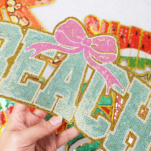 <span class=keywords><strong>2025</strong></span> bãi biển Logo Bow Mới Mùa Hè kỳ nghỉ thiết kế dễ thương sắt-on chữ quần áo sequin thư vá tùy chỉnh thêu - Product Image 6