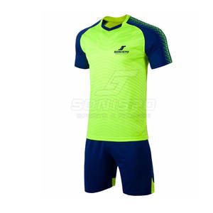 2024 camiseta de uniforme de fútbol personalizada para hombres de alta calidad 100% poliéster OEM servicio conjunto estilo venta en línea - Product Image 2