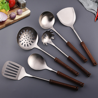 Ensemble d'ustensiles de cuisine Offre Spéciale Ustensiles de cuisine en acier inoxydable avec manche en bois Ustensiles de cuisine en acier inoxydable