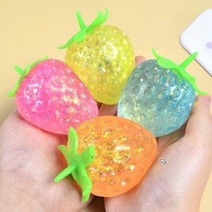 Juguete Antiestrés de Fresa, Juguete Blandito de Rebote Lento, Juguete Sensorial para Niños y Adultos - Product Image 1
