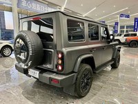 Personnalisation Intérieure SUV Automatique BJ212 2024 à Succès Commercial, 4x4 Tout-Terrain Économique, Moteur Essence Turbo, Garantie à Distance d'un An