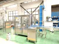 Chaîne de production complète de machines de remplissage automatiques pour petites entreprises, destinées aux bouteilles en plastique PET d'eau minérale pure et non gazeuse