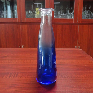 Custom Gin <strong>Vodka</strong> <strong>Sky</strong> Blue Half Painted Transparent 750ml Glass Bottle - Product Image 3