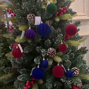 6 cm boules de décoration de noël boules de <span class=keywords><strong>pompon</strong></span> peintes en plastique arbre de noël boule suspendue ornement suspendu décoration de scène - Product Image 1