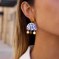 Boucles d'oreilles pendantes pour femmes, charmantes et envoûtantes, motif floral en forme de cœur, en acier inoxydable, plaqué or, détails en pompon