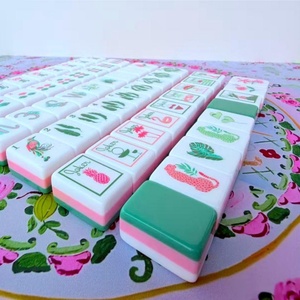 Fichas de Mahjong Americanas Personalizadas con Ilustración de Plantas en Contraste Rosa y Verde, Estilo Selva Tropical, para Fiestas de Amigas - Product Image 5
