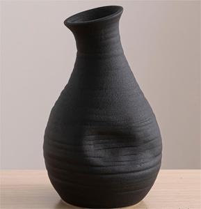 Petit vase en céramique noir de style rustique farmhouse avec fonction hydroponique pour la décoration de salon, de bureau, de fleurs séchées ou fraîches - Product Image 6