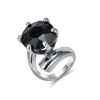 Bague de style français exagérée avec pierres précieuses pour femme, élégante pour le quotidien, en acier inoxydable plaqué or 18 carats, fabrication de précision, haut de gamme