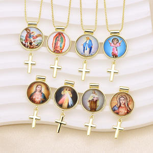 Nouveau collier en cuivre plaqué or 18 carats de style européen avec pendentif rond religieux avec <span class=keywords><strong>croix</strong></span> et charme en forme de cœur - Product Image 3