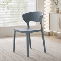 Chaise de salle à manger empilable moderne en polypropylène - Écologique, résistante à l'eau, durable, pour une utilisation en extérieur et en cuisine, pour les hôtels et les restaurants