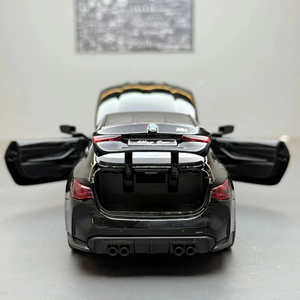 Modèle de voiture de sport de course en métal moulé sous pression BMW M4 de qualité supérieure, avec un design intérieur détaillé, 16x5 cm - Product Image 6