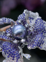 Broche de luxe violette maîtrise d'art haute couture 10-11mm, perle de Tahiti eau de mer, incrustation de diamants, plaqué or, alliage de zircon