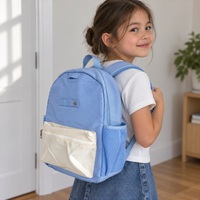 Sac à dos scolaire durable bicolore avec panneau dorsal rembourré et compartiment principal à double fermeture éclair pour enfants, idéal pour les voyages décontractés et les activités de plein air