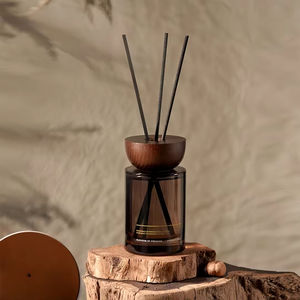 Difusor de Aromas de 200 ml, Venta al Por Mayor, Personalizable, de Lujo, con Aceites Esenciales Naturales - Product Image 1