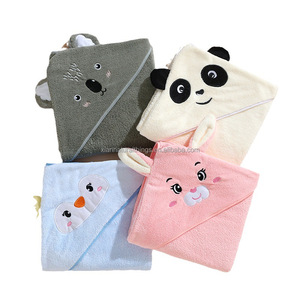 Accappatoio all'ingrosso del bagno con cappuccio del <span class=keywords><strong>mantello</strong></span> dei bambini di velluto di corallo morbido assorbente del bambino del fumetto - Product Image 1