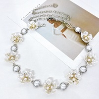 Perhiasan Fashion Rantai Tubuh Desain Bunga Mewah Ringan Berhiaskan Rhinestone dan Mutiara Logam Rantai Pinggang Elegan untuk Wanita