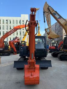 Excavadora Usada Hitachi ZX70 Modelo 2020, Motor y Caja de Cambios Originales, 7000 kg, 40 kW de Potencia, Bajas Horas de Trabajo, Buen Estado - Product Image 2