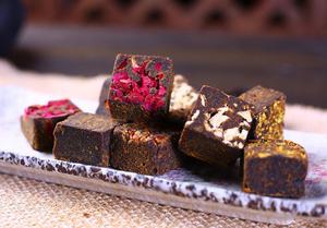 Cubos de Azúcar de Caña Natural Color Té, Sabor a Rosa, Azúcar Moreno Crudo - Product Image 5