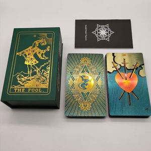 Naipes de <span class=keywords><strong>Tarot</strong></span> impermeables de PVC personalizados al por mayor, modelo de universo de Sol de oro negro con manual de usuario, acabado de lámina de oro duradero - Product Image 4
