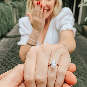 Bague de fiançailles solitaire en diamant de laboratoire ovale de 2,00 carats, or 14K 18K, platine, plaqué or 950, pour fête - Product Image 6