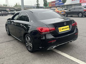 Voiture d'occasion à vendre 2019 M-ercedes B-enz <span class=keywords><strong>Classe</strong></span> <span class=keywords><strong>A</strong></span> <span class=keywords><strong>a</strong></span> <span class=keywords><strong>180</strong></span> L Berline Sport Conduite à gauche 1.3T 136 ch L4 Traction avant <span class=keywords><strong>Essence</strong></span> - Product Image 4