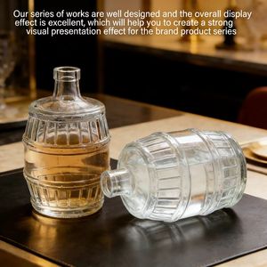 Bouteille en verre transparente personnalisée de 500 ml en forme de tonneau à vin vide avec bouchon couronne et impression de logo personnalisée pour la tequila - Product Image 4