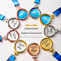 Médailles personnalisées en métal et cristal, badges à suspendre au cou, plaques d'honneur, récompenses de champion de compétition, commémoratifs sur mesure
