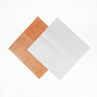 Papier sulfurisé imprimé avec logo de marque répété sur fond orange, impression personnalisée pour l'emballage de pâtisseries, gâteaux et aliments