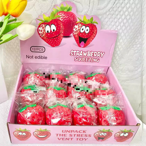 Balle anti-stress à presser en forme de fraise, jouet anti-stress en farine, fraise - Product Image 1